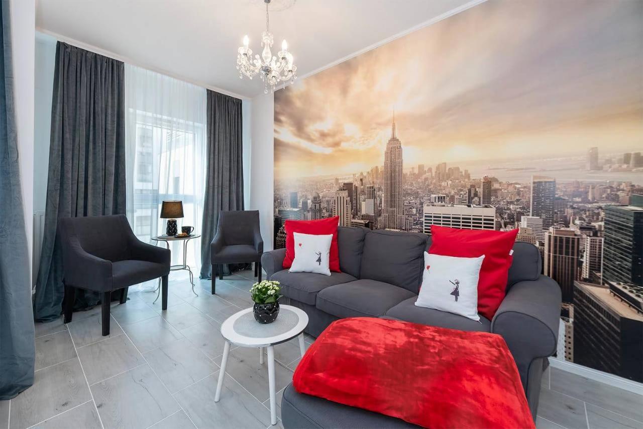 Banksy Apartment - Ilumino Lodź Bagian luar foto