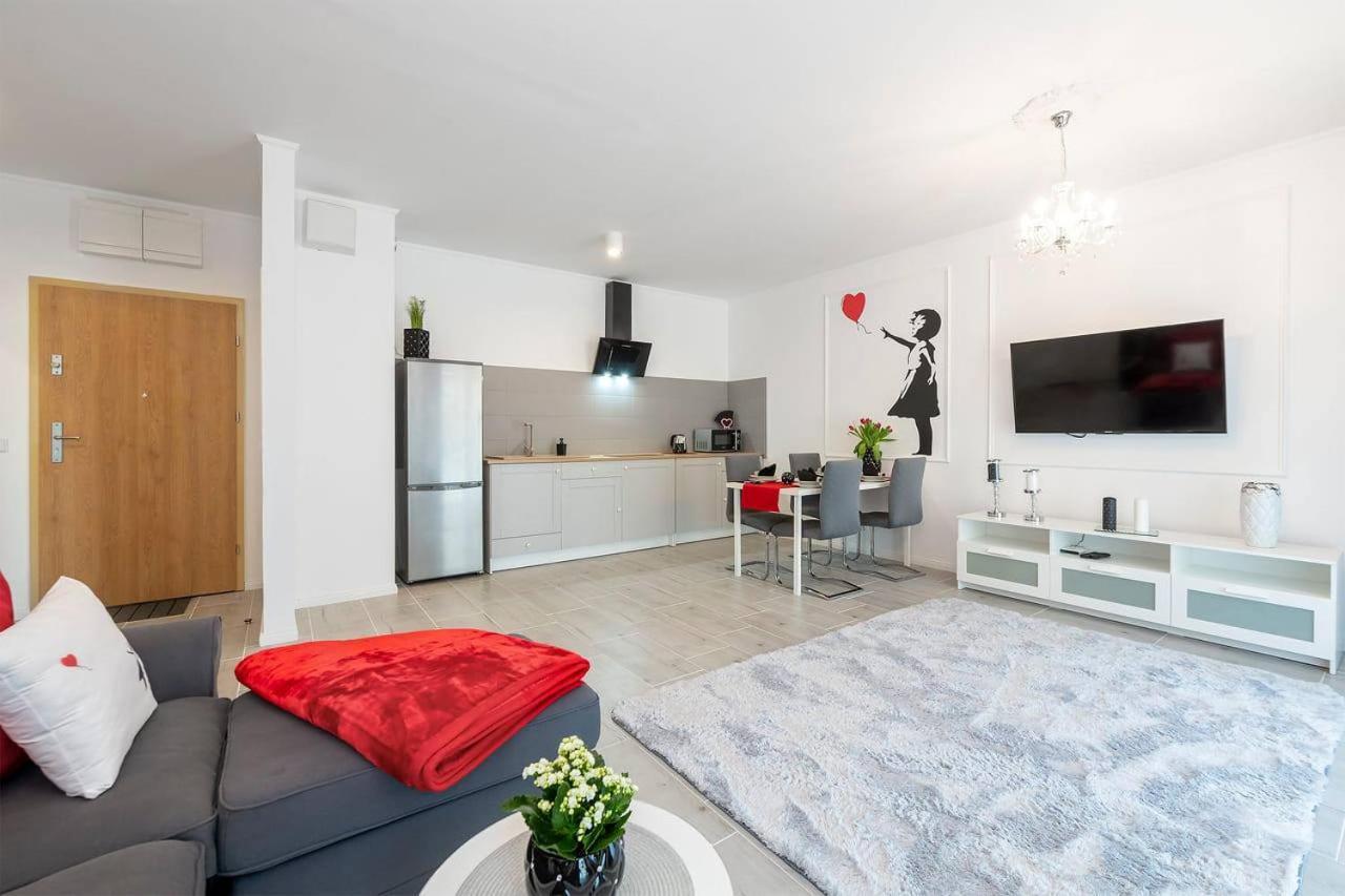 Banksy Apartment - Ilumino Lodź Bagian luar foto